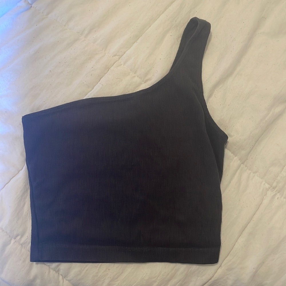 One shoulder crop tanks